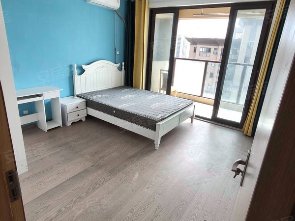 苏州高新区浒墅关南山楠南山南,独立阳台,图片真实.个人房东.