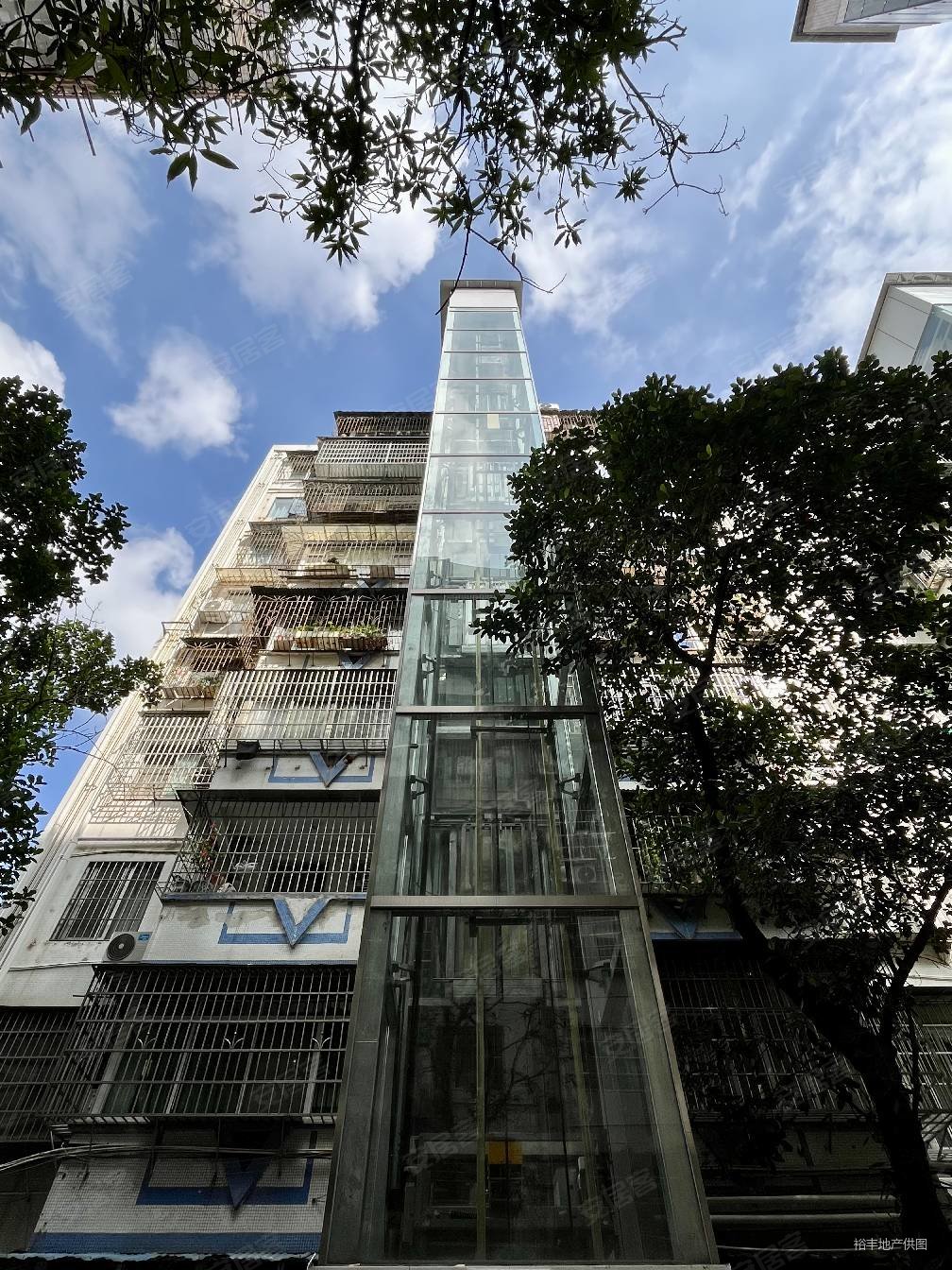 新急售金坤花园南向电梯3房户型方正安静舒适采光佳