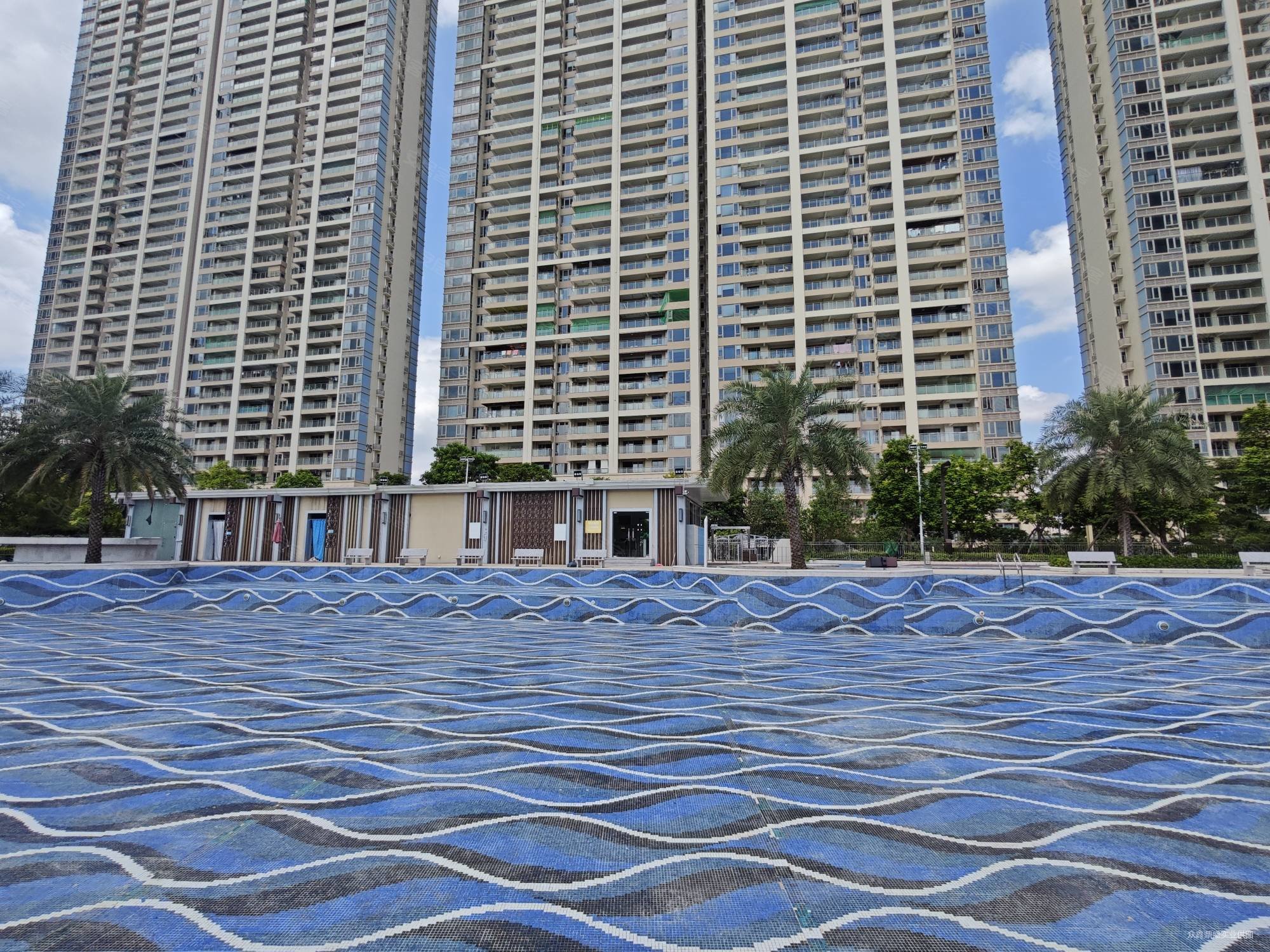 保利达江湾南岸新二期252平大平层视野开阔无遮挡一线临江