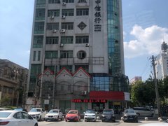 荆州沙市人信汇北京中路综合楼 3室1厅1卫出租房源真实图片