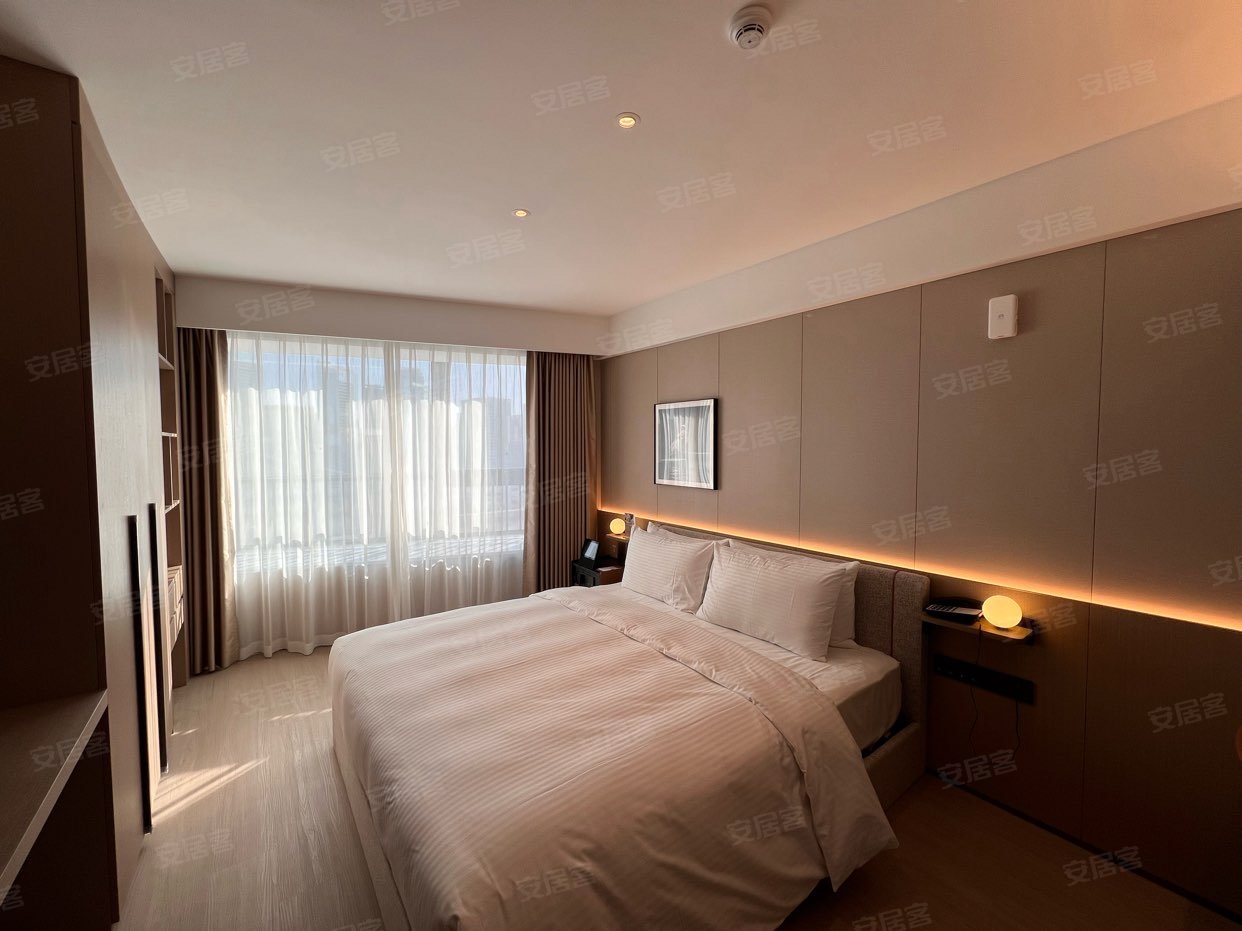 北京华商壹棠服务公寓精装高层一居室，采光好，随时看房入住！