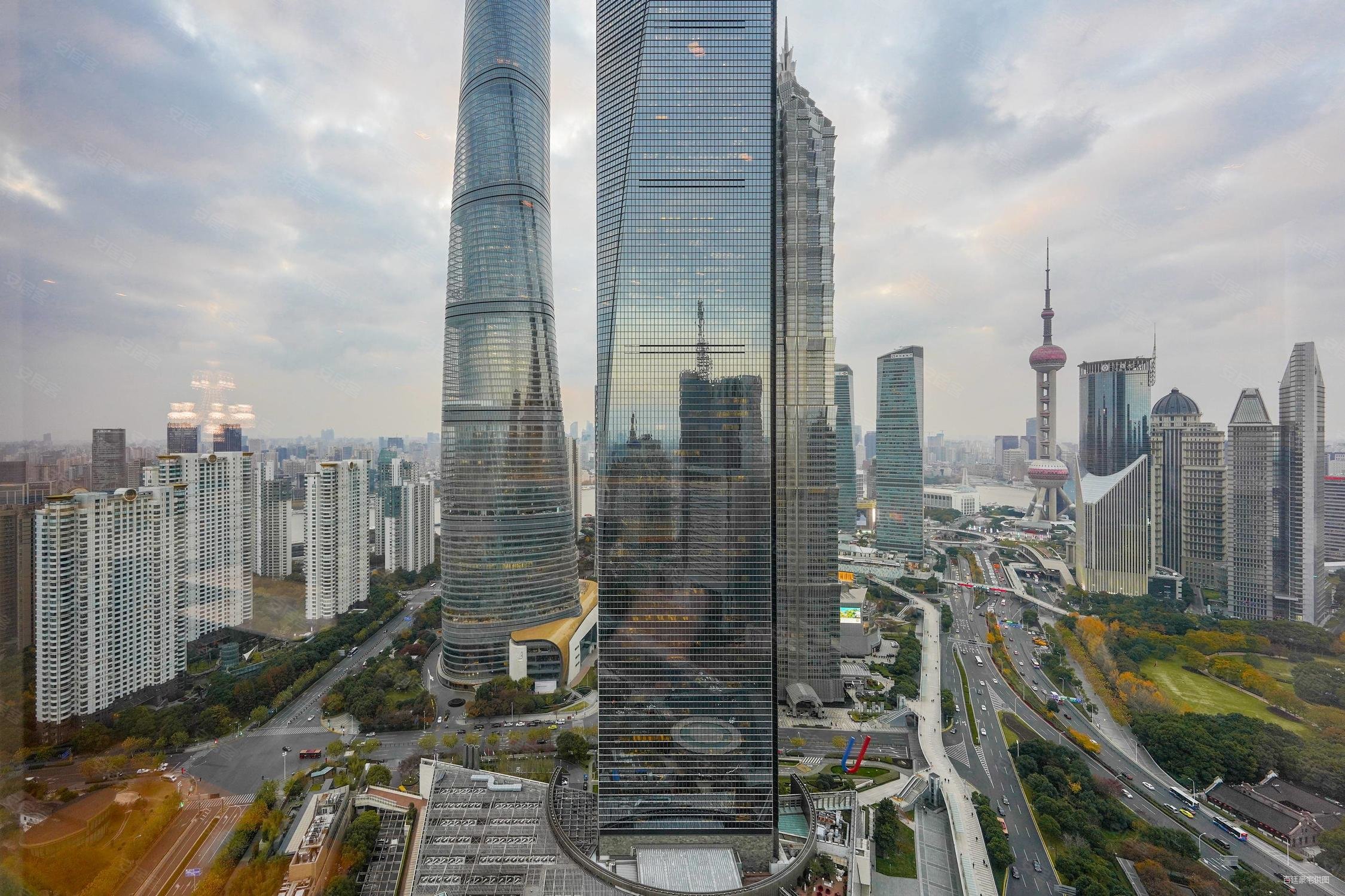 高端行政公馆丨俯瞰整个陆家嘴景观丨成本价出,二十一世纪中心大厦