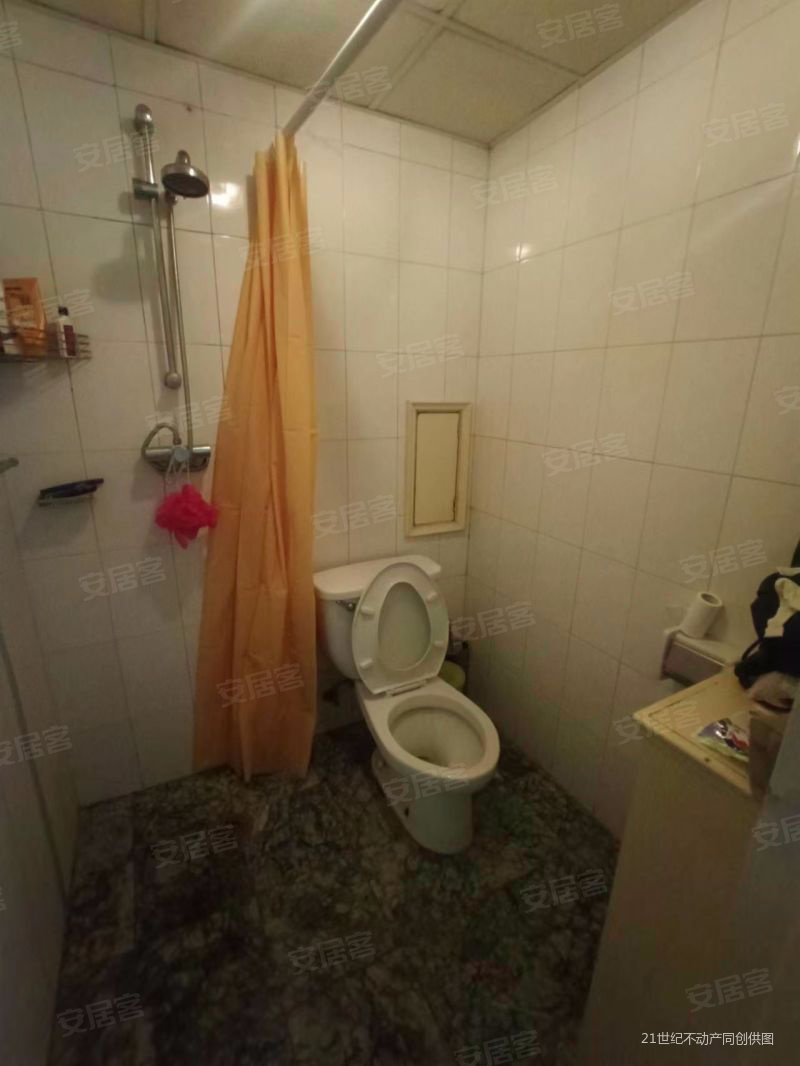 联宝公寓 4室 2厅 227平米