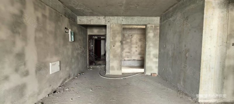 缇香郡3室2厅2卫135㎡南北67万