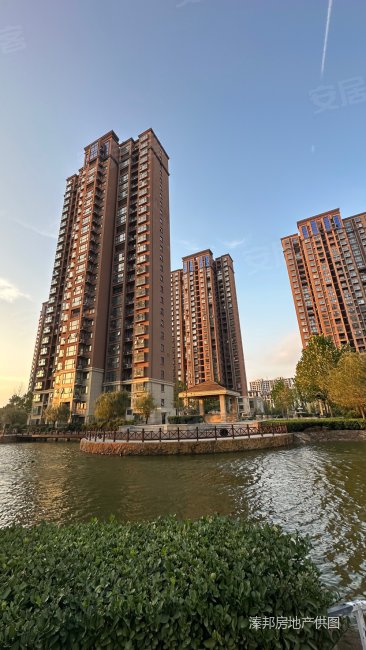 龙栖湾二期南北通透三房带储藏室总价43万