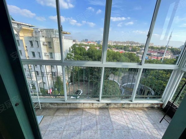 上海闵行七宝万兆家园近地铁 出门公交 对面万科广场 可办居住证 有