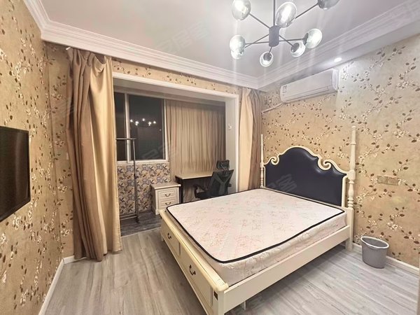 上海浦东金杨新村香山新村东南街坊914号线蓝天路,精装两室一厅,健身楼层,采光佳,南北通透出租房源真实图片