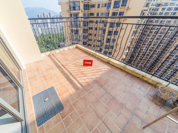 深圳布吉丹竹头英郡年华丹竹头地铁口 精装大五房(再次降价出)出租