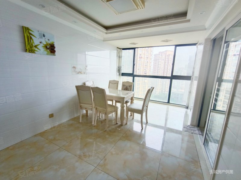 天润公馆新出炉南  三房诚意出售  商业配套齐全 车位充足