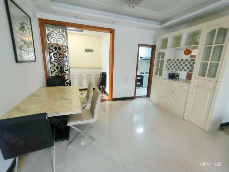 新上摩尔广场旁岭秀城精装五房急售