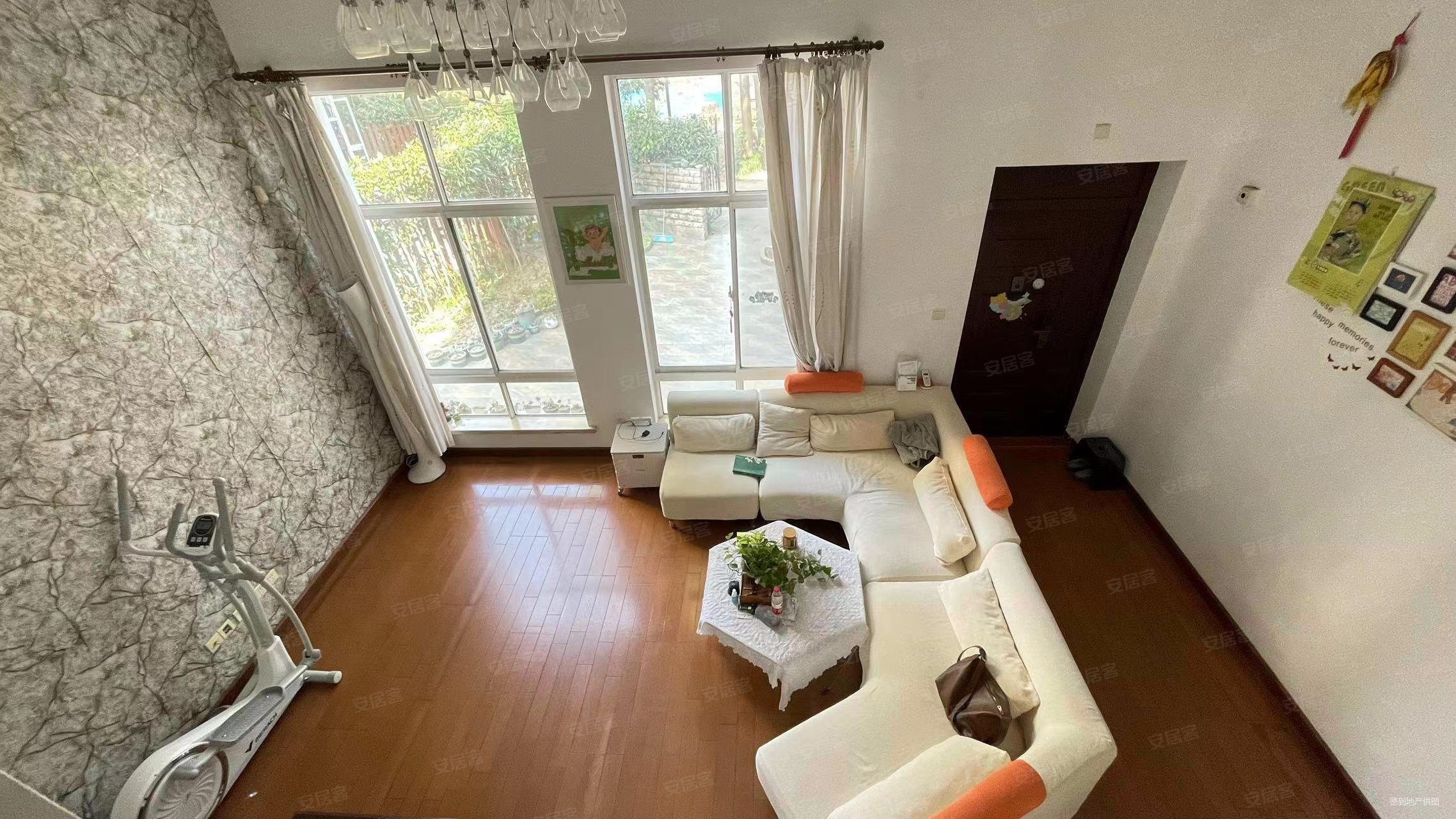 周浦 停车方便 近地铁 商业配套成熟 医疗配套成熟 交通便捷,南郊花园