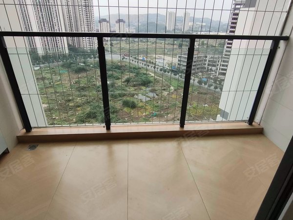 重庆永川万达广场实地蔷薇国际(三期)万达旁,现代简约三房两卫,拎包