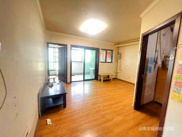 地铁口单价6000多买3室中晟溪城总高18层吾悦广场旁