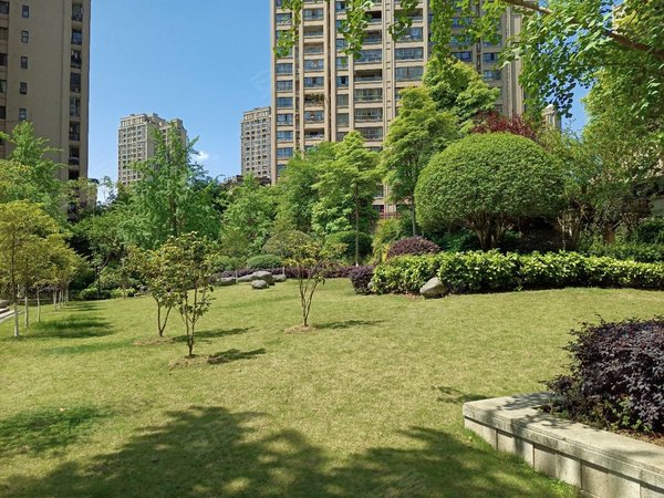 宜宾南溪新城区华恩凯丽滨江南溪职中培文学校附近,精装修三室两厅两