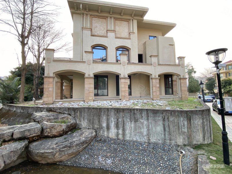 名城港湾c区6室2厅5卫488㎡东南1450万