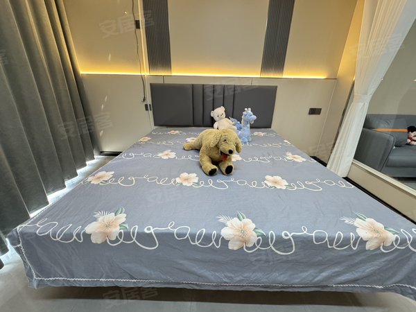 金华东阳东阳江北兴平东路115号楼人民路轻轨站 盛世豪门 落地窗一级空调 超大一室一厅带投影出租房源真实图片