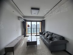 龙光玖誉湾 4室2厅2卫  电梯房 精装修110平米
