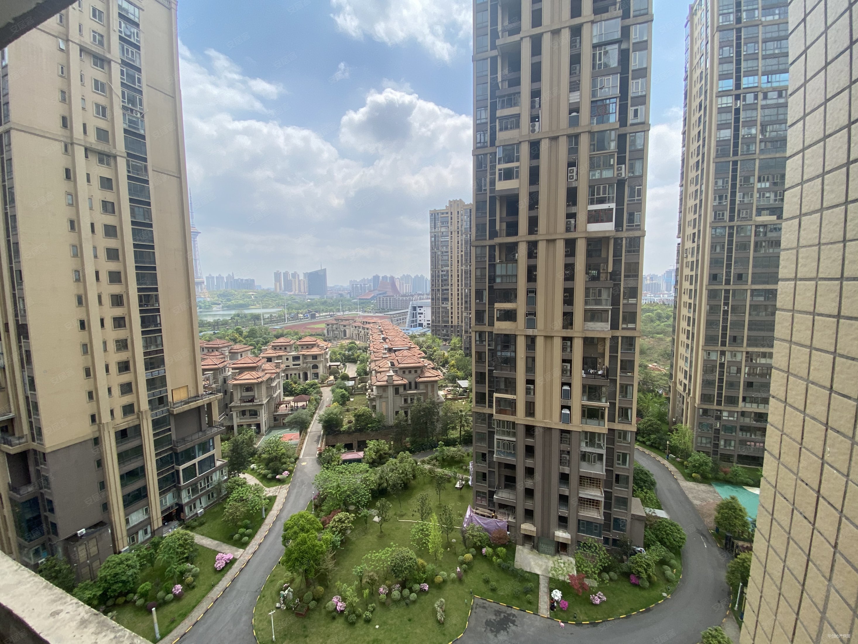 奥园神农养生城4室2厅2卫138.91㎡南北96.8万