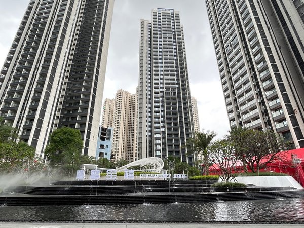 深圳宝安后亭嘉富新禧11号线 嘉富新禧 精装大户型 业主诚意出租 停车