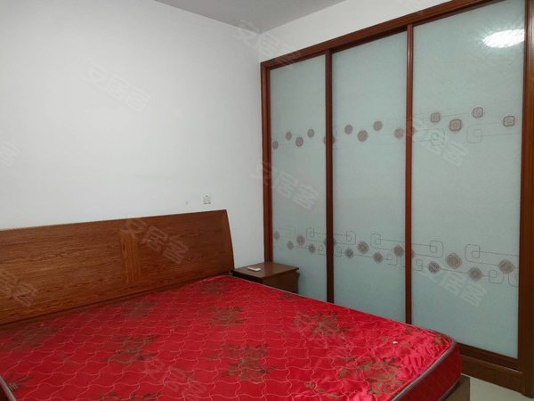 无锡宜兴新街新城苑(宜兴)新城苑1.5楼,二室一厅,单独阳台!