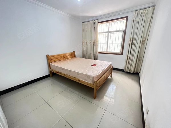 昆明盘龙昙华寺片区大树营市政小区b组团新迎小区二室带部分家具干净