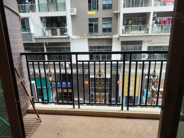 广州增城新塘金泽惠百氏白江地铁口 惠百氏广场精装一房一厅出租 拎包