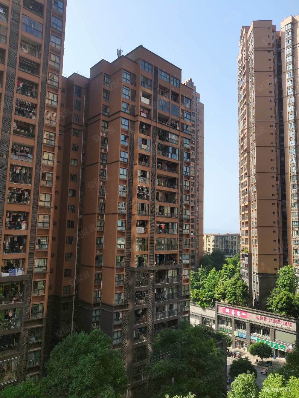 忠县中博香山湖3室2厅2卫116㎡南63万