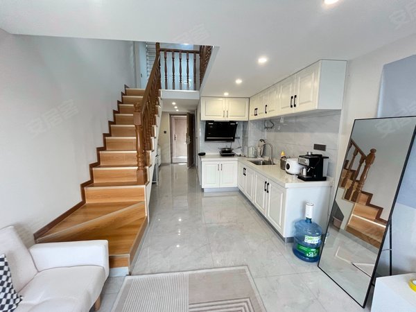 吾悦广场押一付一loft公寓阜外医院地铁直达