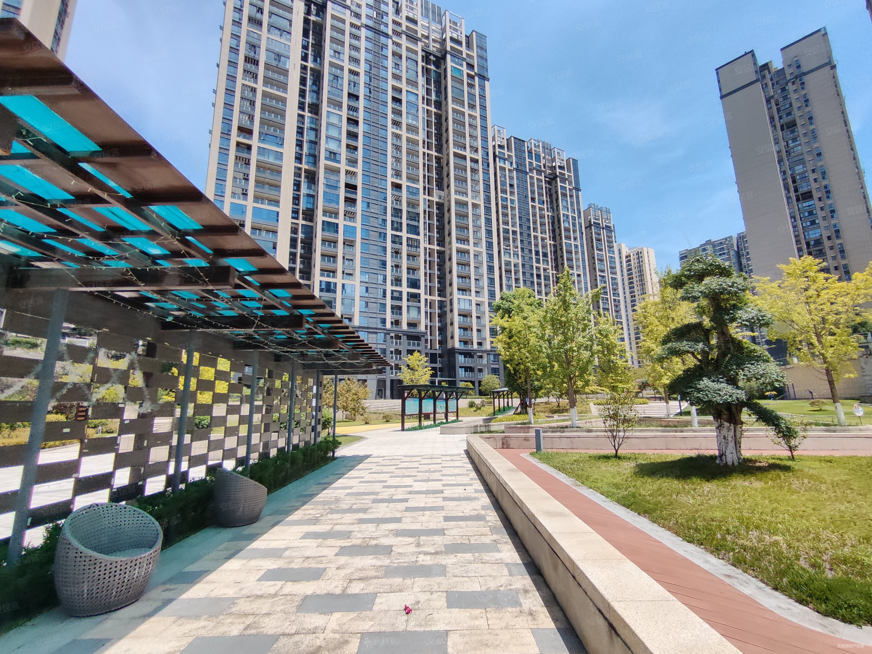 中核半岛城邦3室2厅1卫95㎡南北48.4万