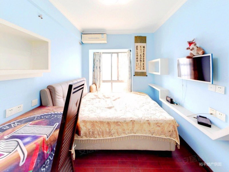 仙湖名苑 3 房  135.62 方 繁华地段 近地铁