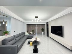 醴陵太一商城醴陵市区新出！金街国瓷新城 一年的精装四房 诚心出租寻大佬共创美好！出租房源真实图片