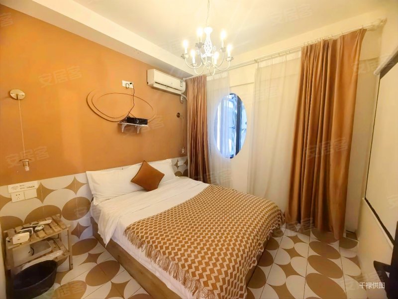 庆隆海客瀛洲5室1厅6卫148㎡南北205万