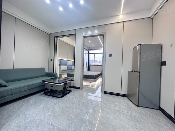 金华浦江县浦江城东一点红大道177号楼现场房東（无中介）压一付一，253附近精装一室一厅，无物业。出租房源真实图片