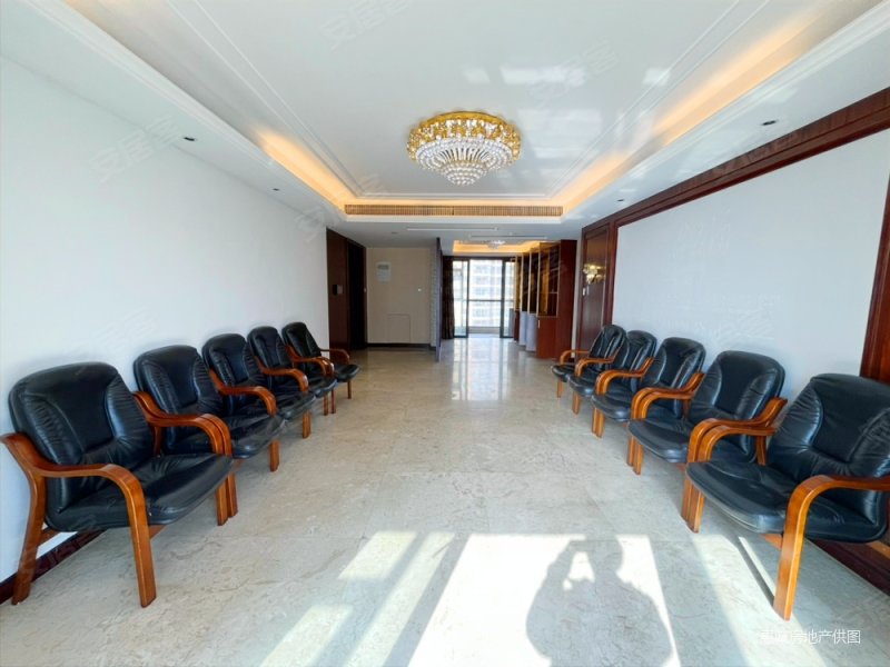 随时看房 运达中央广场151平3房2厅2卫 中高楼层308万