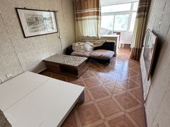 银川兴庆清河北街清河北街康泰家园4楼家具家电齐全,拎包入住,看房方便出租房源真实图片