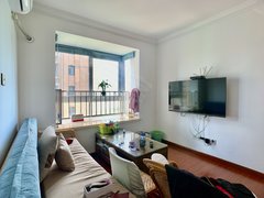 馨宁公寓 房东自住精装修出租 边套 可看房随时起租。