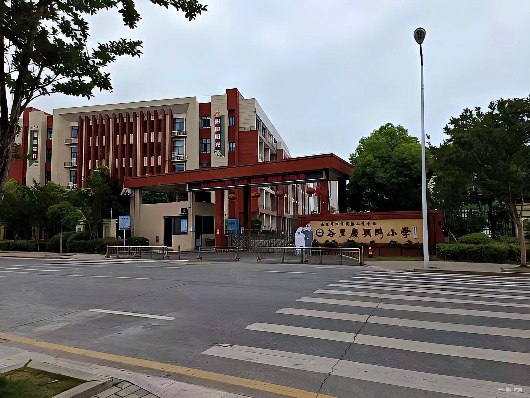 空中花园有阁楼碧桂园商品房 装修好 高楼层采光充足