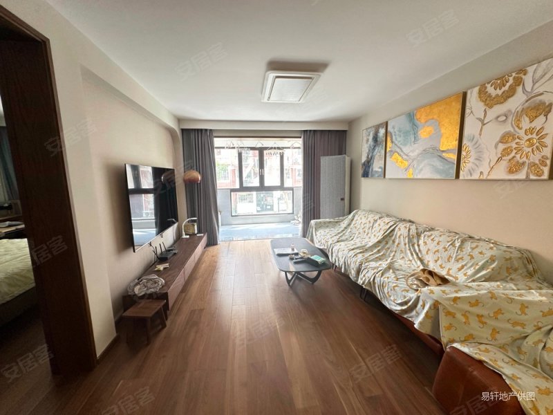 飞机三房两卫,送精装及品牌家具家电,税费各付,近地铁13号线,泰宸新苑