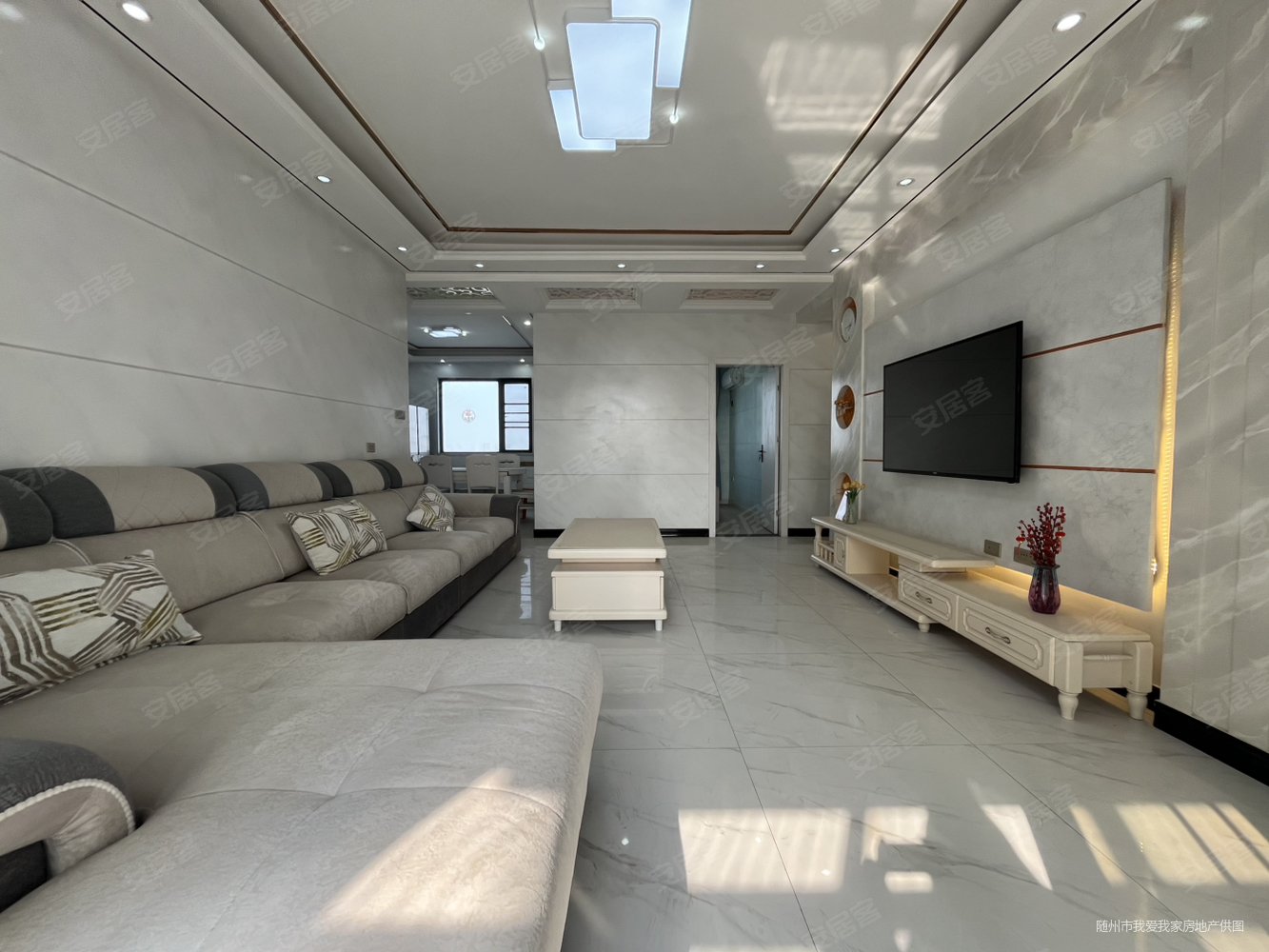 海翼汉东至尊3室2厅2卫127.66㎡南北86万