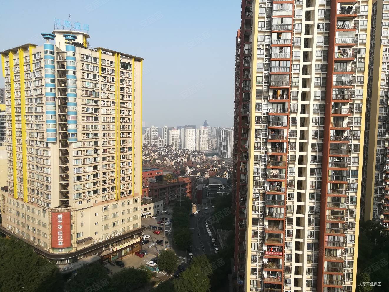 皇冠东和花园3室3厅2卫137㎡南北139万