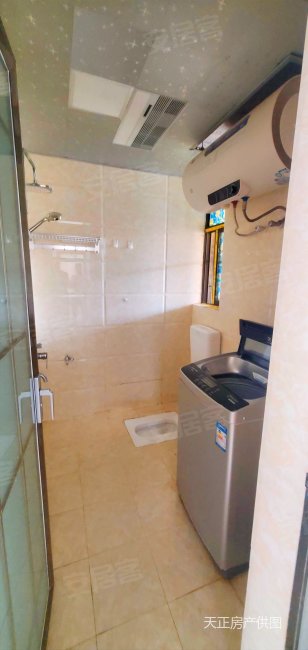 绿地伊顿公馆2房2厅1卫精装修房产证满二年