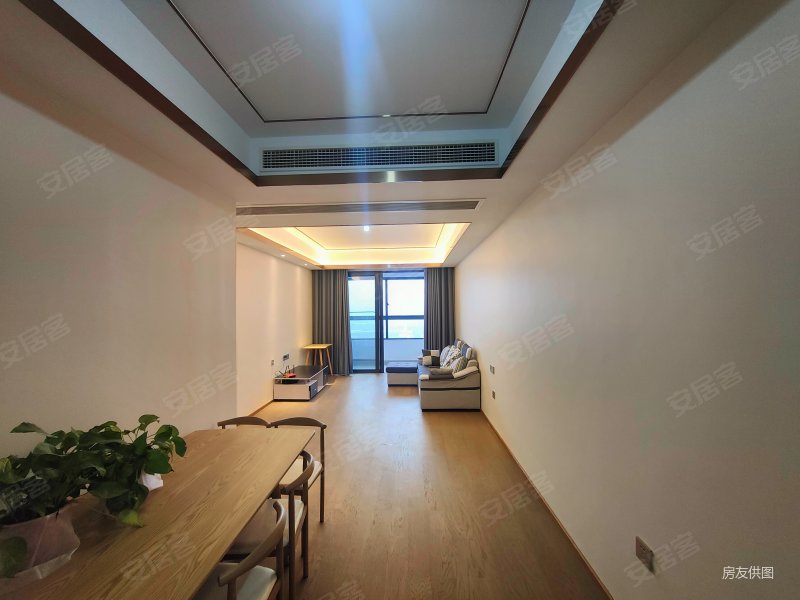 交通便捷 精装可拎包入住 临地铁 南北通透 中间楼层 板楼,云逸都荟