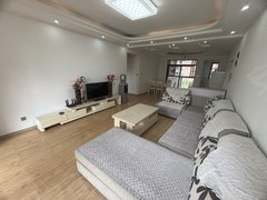 弥勒湖泉片区湖泉生态园要位置好又好住的房子开阔,一梯两户板式楼,家具齐全,拎包入住出租房源真实图片