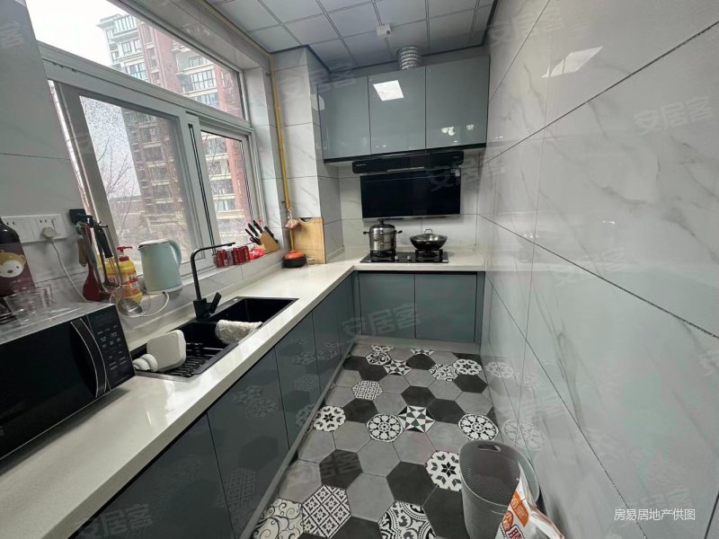 金誉兰庭洋房精装套四双卫近医院次新小区精装可拎包入住