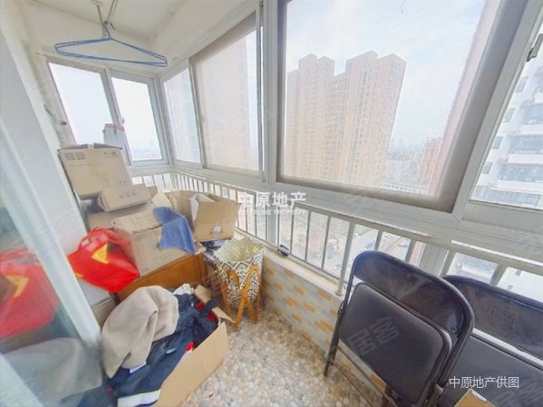 河怡花园集中供暖带电梯正南朝向精装修满五