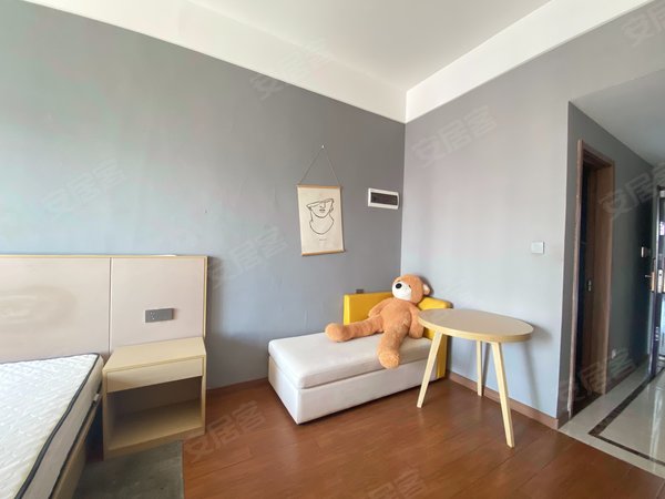 南宁江南江南周边彰泰新旺角业主首租，干净隔音好，价格可谈，随时看房！出租房源真实图片