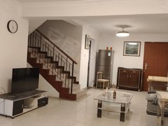 东莞常平中元街紫荆花园老别墅，三房两卫装修保养好，地下花园大出租房源真实图片