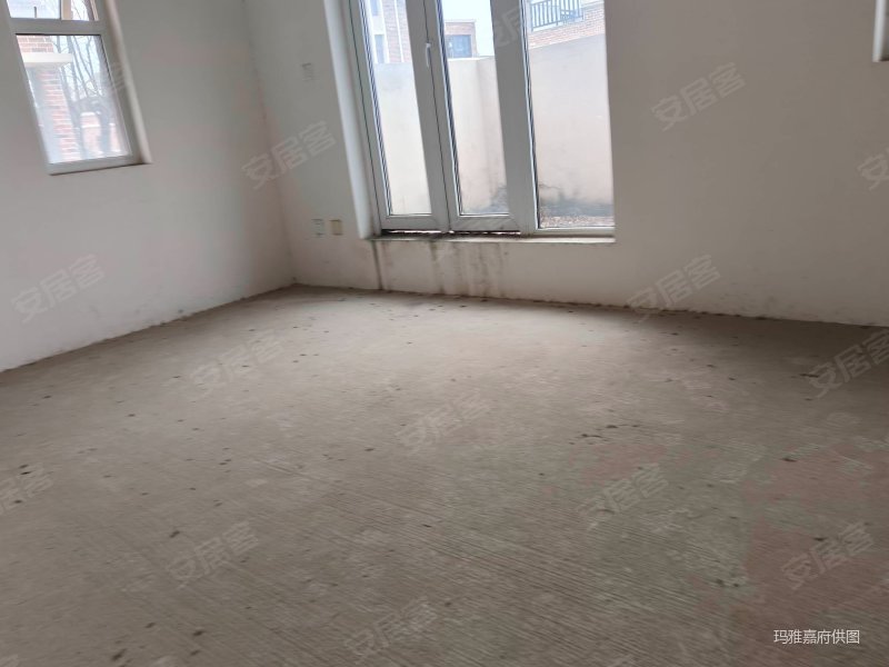 背靠龙泉山君度半山带前后花园100平房东急售看房方便