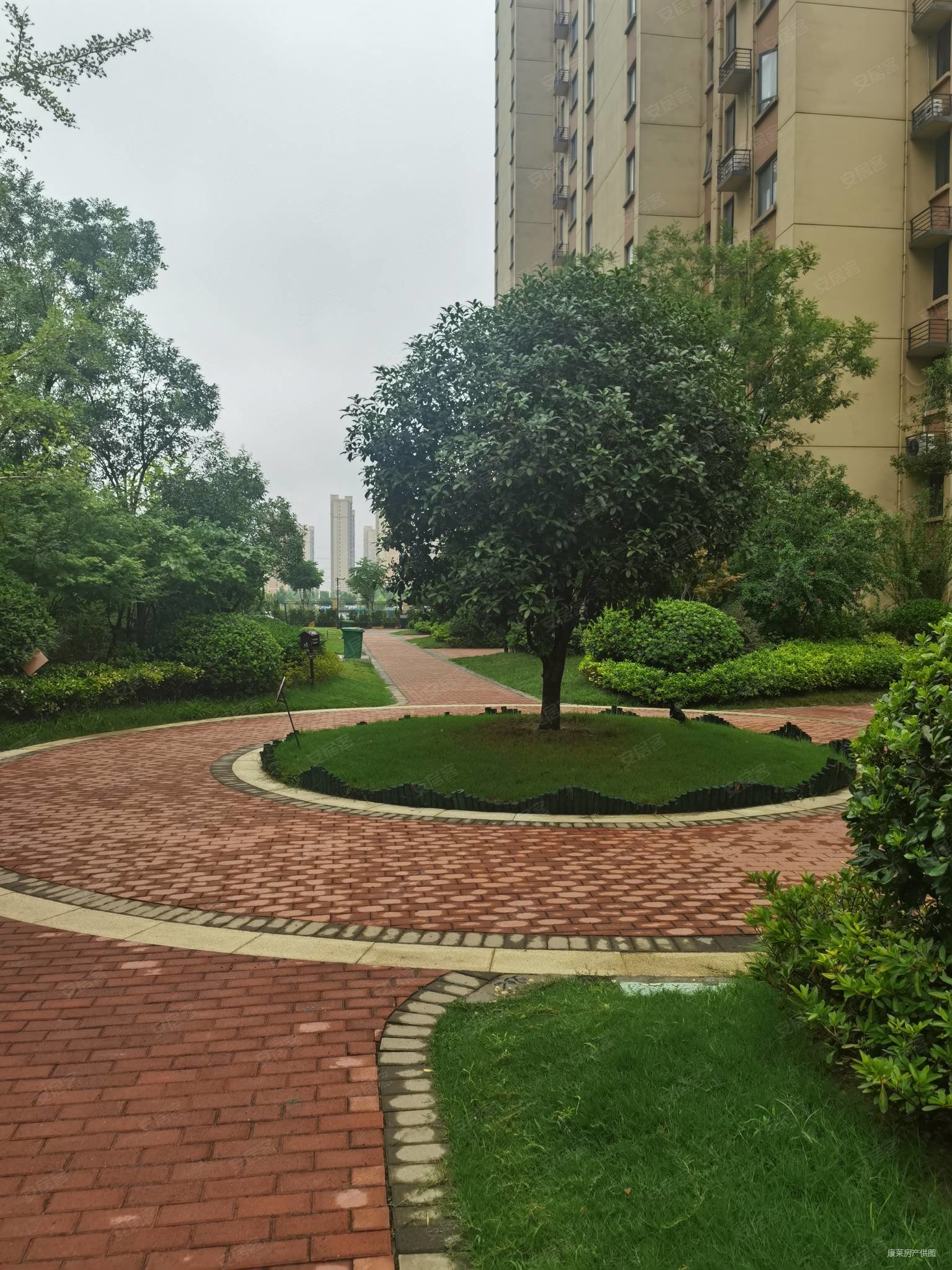 翰林雅苑两室两厅带储藏室地下室中间楼层