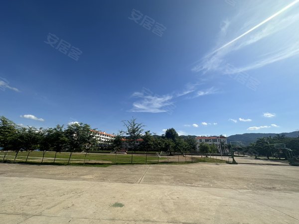 西双版纳景洪嘎栋上河居上河居精装 2 室 2 厅 1 卫出租房源真实图片